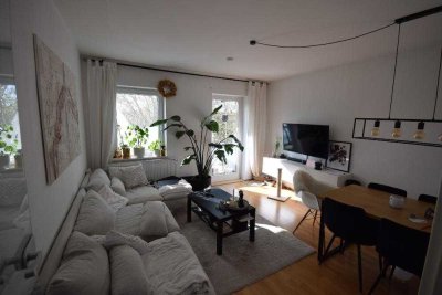 **Renovierte 3 Zi.Whg. mit EBK und Balkon**
