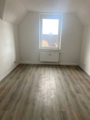 Charmante Dachgeschosswohnung – 3 Zimmer auf ca. 80 m²