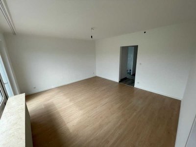 Vollständig renovierte 2-Zimmer-Wohnung mit EBK in Oberursel (Taunus)