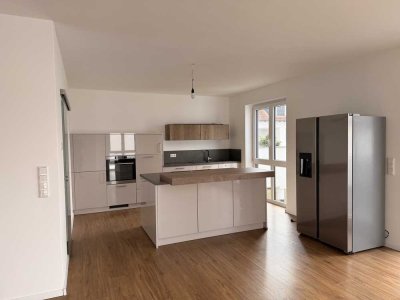 ***Moderne 3 Zimmer-Wohnung 1.OG inkl. Küche und Balkon ***