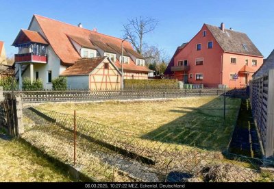 ECKENTAL! Großes Baugrundstück mit Altbestand (Wohnhaus, Scheune, Garage) bietet viel Raum für Ideen