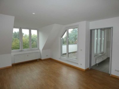 Erstbezug nach Renovierung - großzügige 2 Zimmerwohnung mit Dachterrasse
