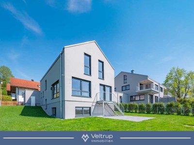 HOCHWERTIGE AUSSTATTUNG TRIFFT ENERGIEEFFIZIENZ: EXKLUSIVES ZUHAUSE IN WÖRTHSEE