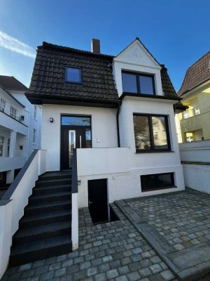 Freistehendes Einfamilienhaus im Villenviertel 6 Zi, Küche, 2 Bäder, Garten und Balkon