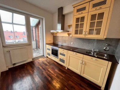 Schöne 2 Zimmer Wohnung in zentraler Lage mit Einbauküche!