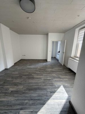 Stilvoll sanierte 3- Zimmer Maisonettewohnung in der Innenstadt