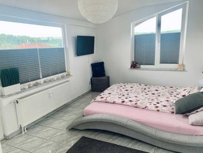 Helle 4-Zimmer Dachgeschosswohnung mit Balkon in Pohlheim