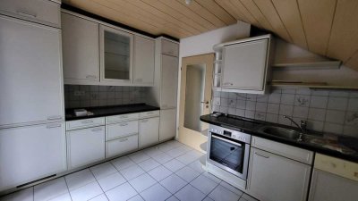 Attraktive und gepflegte 3-Raum-Dachgeschosswohnung mit EBK in Niedereschach