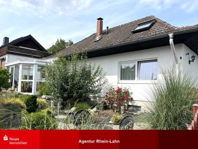 Hambach: Charmantes Einfamilienhaus mit Wintergarten