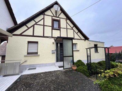 Einfamilienhaus mit großem Garten