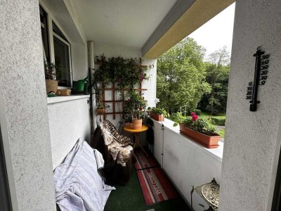 LICHTDURCHFLUTETE 3 ZIMMERWOHNUNG MIT BALKON