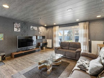 moderne 2,5-Zimmer-Wohnung mit gehobener Innenausstattung mit EBK in Oranienburg