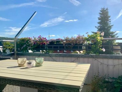 Großzügige 4-Zimmer-Maisonette-Wohung mit Dachterrasse in Dresden-Striesen  - ab Herbst