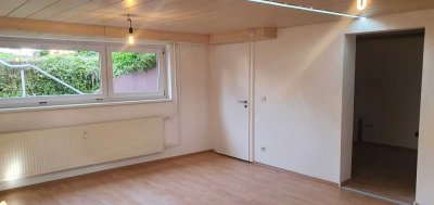 Helle 2-Zimmer-Souterrain-Wohnung in Karlsbad-Spielberg