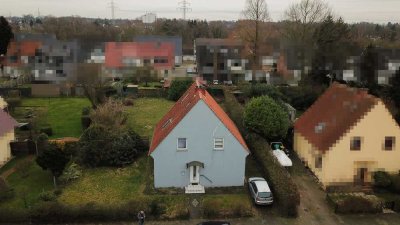 Sanierungsbedürftiges Zweifamilienhaus in ruhiger Lage von Bremen Farge