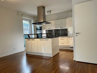 83 m², 3 Zimmer, Balkon, modern und schick, tolle Küche mit Granit, Fußbodenheizung, TG Stellplatz*