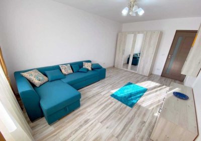 Stilvolle, vollständig renovierte 2-Raum-Wohnung mit Balkon und Einbauküche in Strullendorf