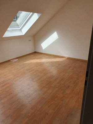 Lichtdurchflutete Dachgeschosswohnung mit Loggia auf dem Donnerberg!!! WBS erforderlich!!!