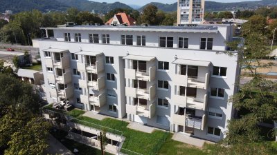 Moderne geförderte Neubauwohnung mit Balkon