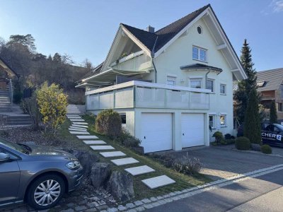 Renovierte Landhauswohnung mit Hauscharakter