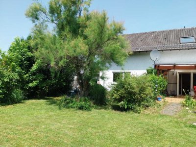 Von Privat: Freistehendes Einfamilienhaus in Mommenheim mit Einliegerwohnung