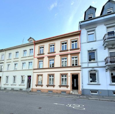 Wohnen im Herzen von Lörrach! 3-Zimmer-Wohnung im 2. Obergeschoss mit Dachausbaumöglichkeiten!