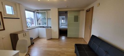 Gemütliche, möblierte 1-Zimmer-Dachgeschosswohnung in Nürnberg - Thon