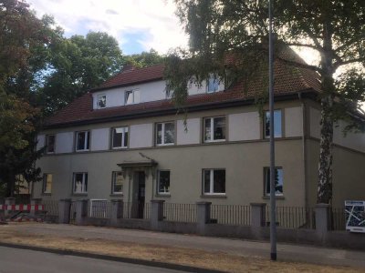 Elegante 4- Zimmer-Wohnung im EG links