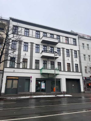 Charmante  4-Zimmer-Maisonette-Penthouse-Wohnung in der Berliner Allee 116, Weißensee, zu verkaufen