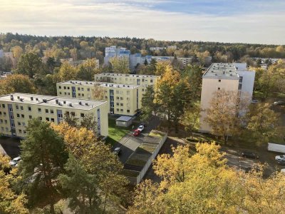 Renovierte, schöne 2,5 Zimmerwohnung mit Balkon