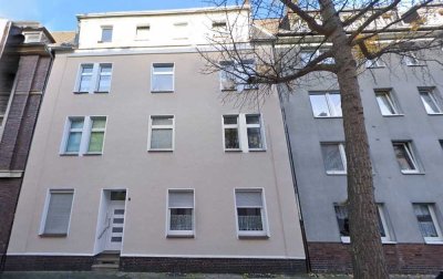 Frisch renovierte 2,5 Zimmer Wohnung in Düsseldorf-Rath