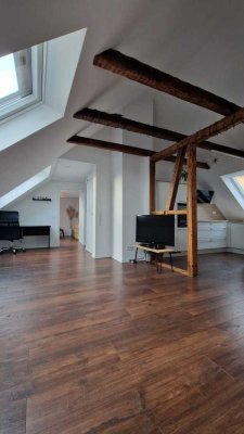 Teilmöblierte Dachgeschoßwohnung
