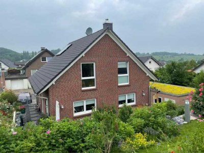 Wachtberg-Niederbachem, freistehendes Einfamilienwohnhaus mit Garage in bevorzugter Wohnlage