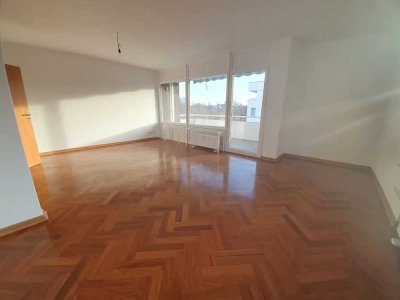 Exklusive Innenstadtwohnung mit Balkon, Einbauküche & 2 Bädern