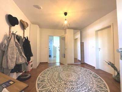 Modernes Mehrfamilienhaus mit 4 Einheiten, 445 m², in naturnaher Lage in Felsberg - voll vermietet