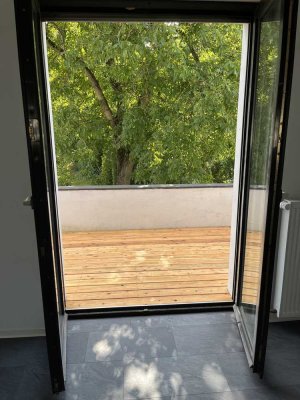 Schöne 2Zimmer Altbau-Wohnung mit neuer Einbauküche Nähe Bunter Garten und Kliniken Maria Hilf