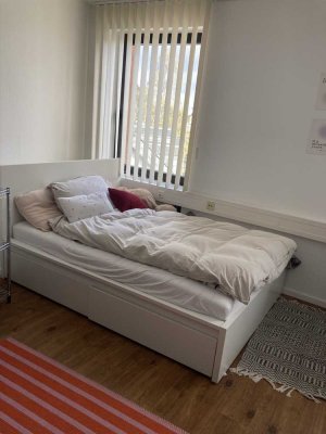 WG Zimmer in 6er Mädels-WG (nur Frauen zwischen 18-25 Jahren! !)