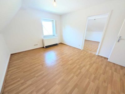 **Gemütliche 3-Zimmer-Wohnung mit modernem Tageslichtbad und Garten gewünscht? Dann zugreifen!**