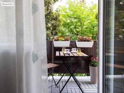 Provi frei 2 Zimmer - Wohnung mit Loggia