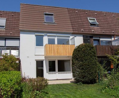 ***Heike Borchers Immobilien***Da steckt Liebe drin: Saniertes Reihenmittelhaus mit Süd-Terrasse***