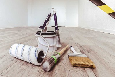 Wir sanieren für Sie! Moderne 2-Raum Wohnung mit Aufzug und großzügigem Balkon.