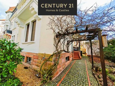 KERNSANIERTES 217M² LUXUS PENTHOUSE MIT DACHTERR. AM STADEN IN WUNDERVOLLER VILLA, GAR + 3 STELLPL.