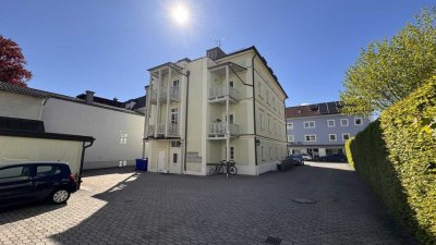 … AIGNER - historisches Einzeldenkmal: charmantes Wohnen im 2.OG mit Aufzug und Balkon ...