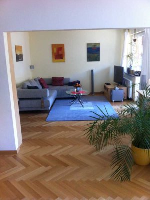 Schicke zwei/drei Zimmer im Stephaniviertel