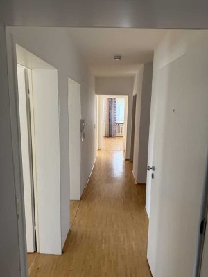 Großzügige 4-Zimmer-Wohnung mit Balkon & Gartenblick Georgenborn Erdgeschoss mit viel Licht