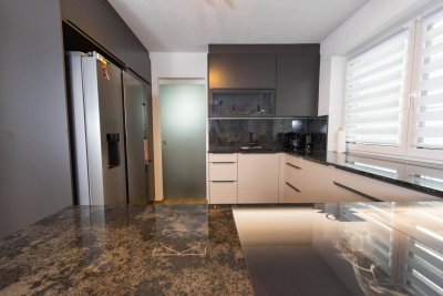 Schönes Wohnhaus mit aufwendiger Ausstattung!