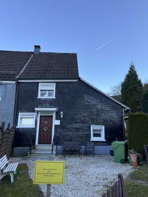Alternative zur Eigentumswohnung: Kleine DHH mit hübschem Gartengrundstück