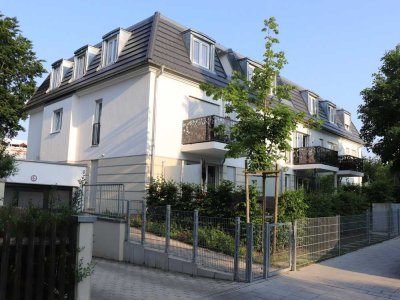 Sehr hochwertige, helle 2-Zi Wohnung mit Wallbox, Klimaanlage, neue Küche, am Park, 3min Tram/U-Bahn