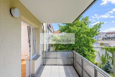 MIT BALKON • AUFZUG • KELLER • GETRENNTE RÄUME • MODERNES WOHNEN IN BERLIN-WEISSENSEE • BJ 2000
