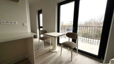 S-Bahn Marienfelde,1,5-Zimmer Wohnung mit Balkon im 1. OG
